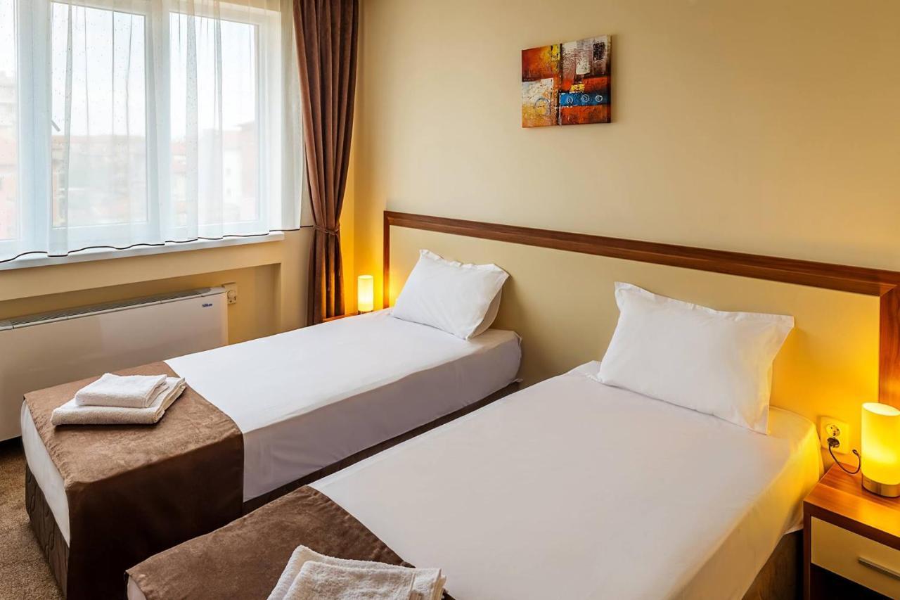 Family Hotel Bulgaria Kharmanli Exterior photo